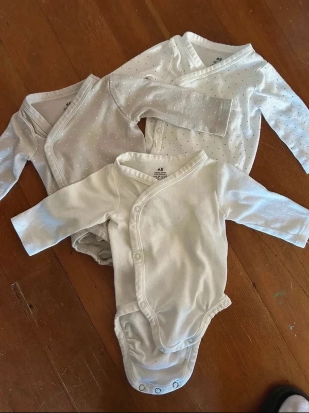 H&M Organic cotton White Long-Sleeve Baby One-Piece Bodysuit - 3-Pack Look